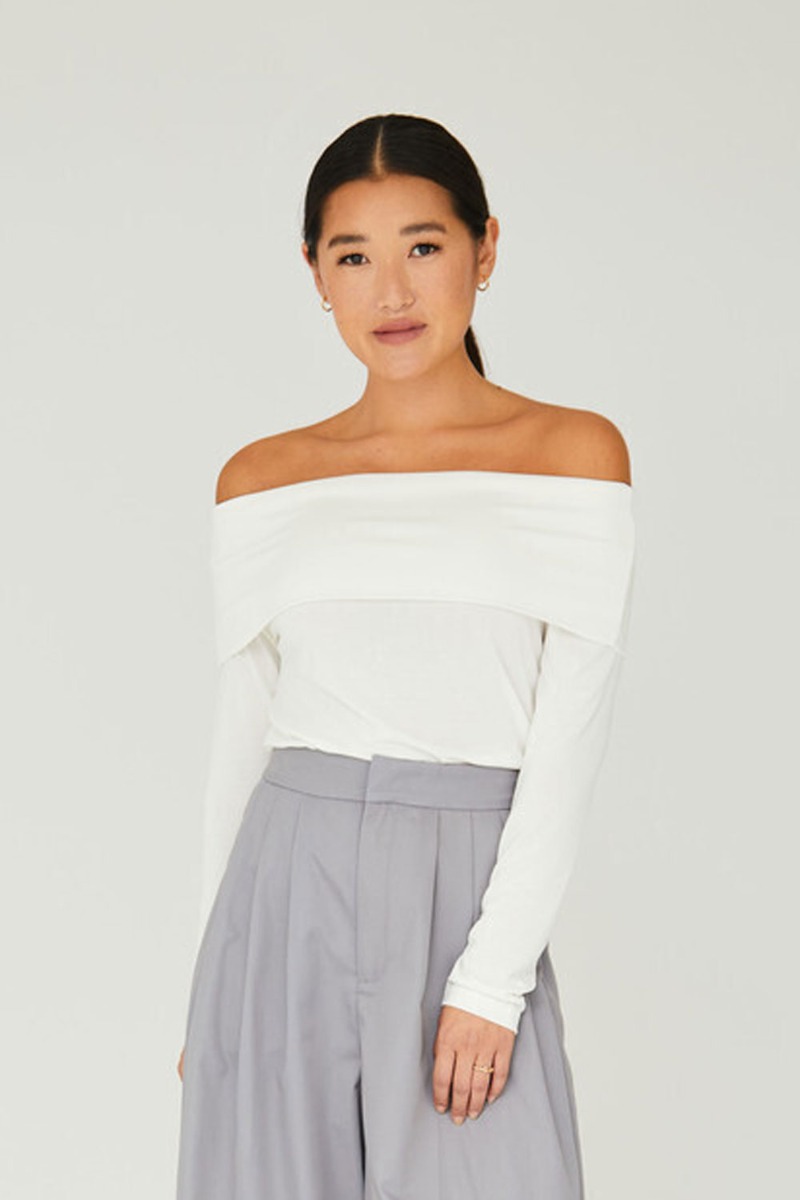 A View   Bluse   Joseph Off Shoulder Top   White (levering I Februar) fra A-view